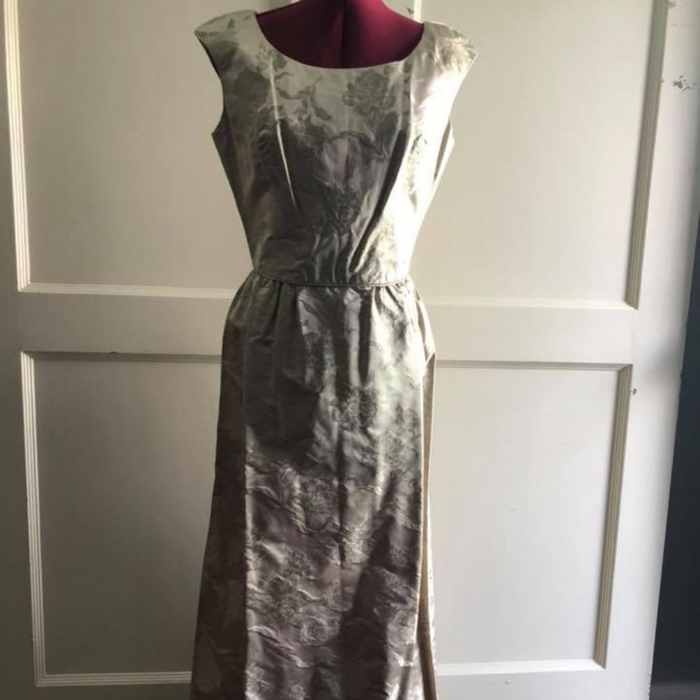 Vintage Cream Flower Gown - image 1